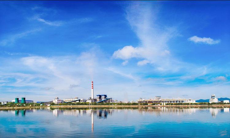 Tổ hợp Bauxite Nhôm Lâm Đồng do Tập đoàn Công nghiệp Than - Khoáng sản Việt Nam (TKV) làm chủ đầu tư là một trong những dự án trọng điểm Quốc gia. Sau một thời gian đầu tư và tổ chức chạy thử, tháng 10/2013, LDA chính thức tiếp quản vận hành Tổ hợp giai đoạn sản xuất thương mại.