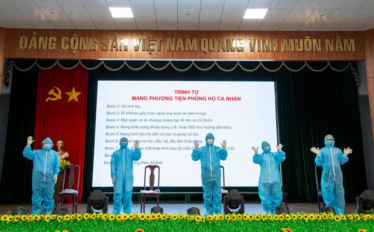Công ty Nhôm Lâm Đồng phối hợp Sở Y tế Lâm Đồng tổ chức tập huấn các biện pháp phòng, chống dịch COVID-19
