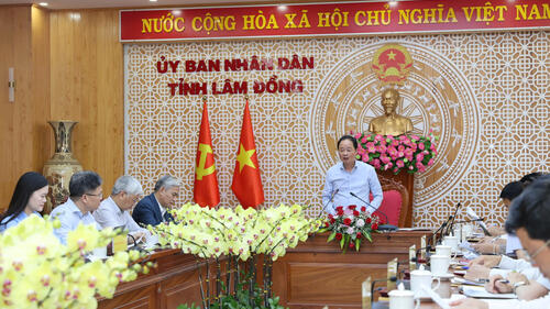 <a href="/tin-noi-bo" title="Tin nội bộ" rel="dofollow">Tin nội bộ</a>