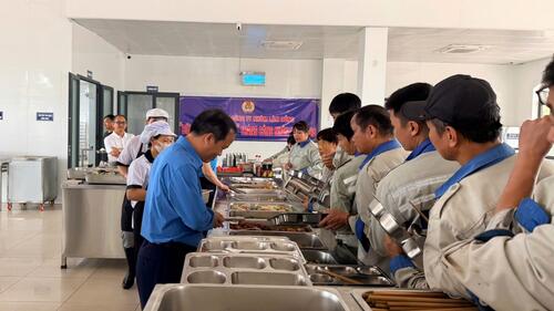 <a href="/tin-noi-bo" title="Tin nội bộ" rel="dofollow">Tin nội bộ</a>