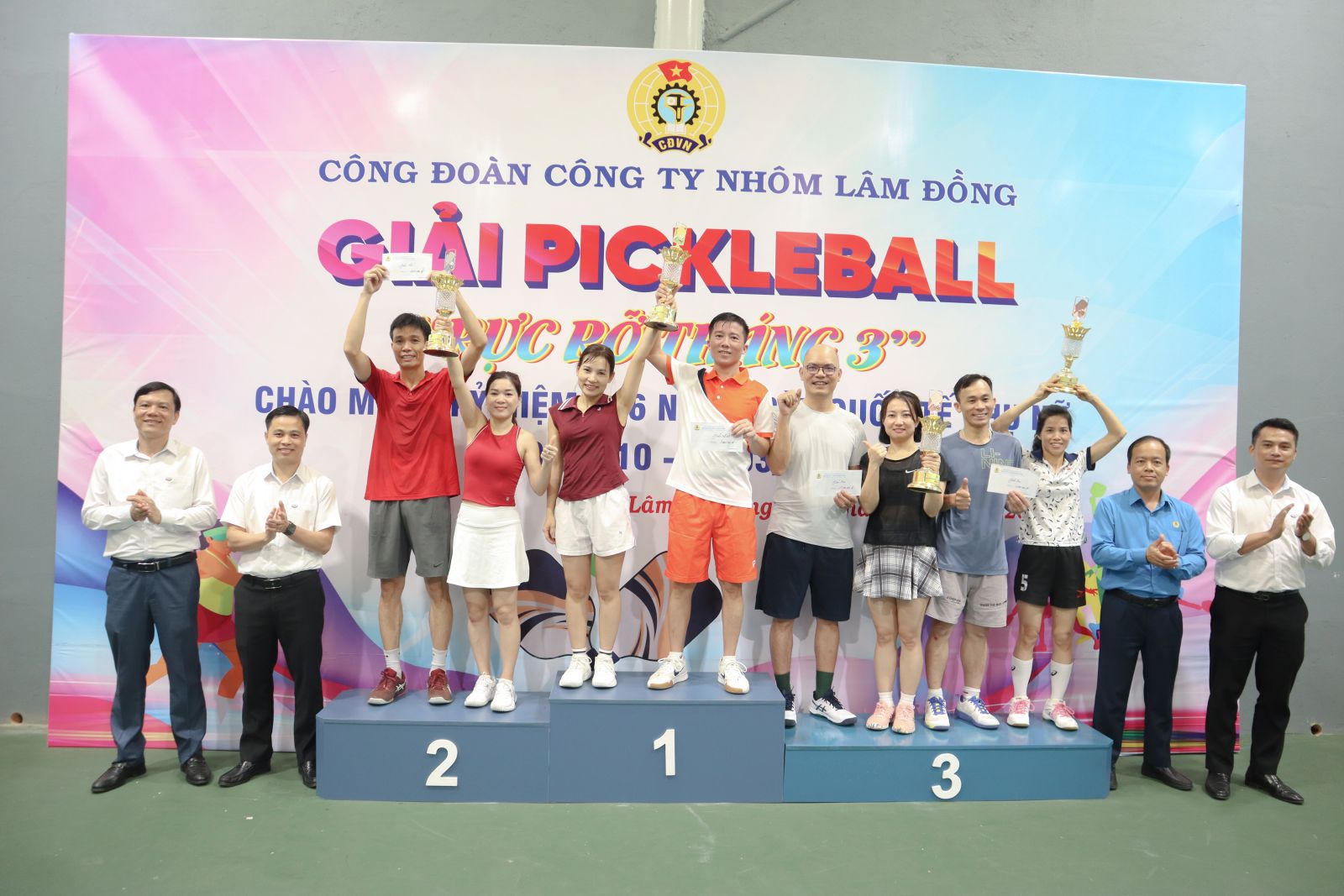 <a href="/tin-noi-bo" title="Tin nội bộ" rel="dofollow">Tin nội bộ</a>